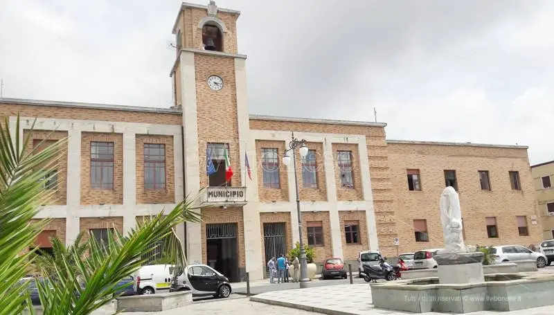 Lettere al direttore | “Costa ha le sue colpe, ma i problemi della città hanno radici profonde”