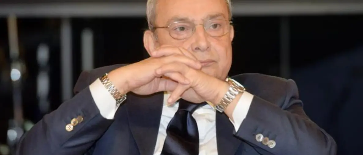 Il ministro Crosetto ai funerali di Bono, originario Pizzoni: «Costruì sogno industriale»