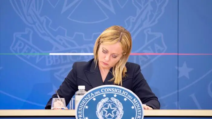 Il presidente del Consiglio, Giorgia Meloni, in conferenza stampa dopo il consiglio dei ministri, Roma, 31 ottobre 2022. ANSA/ UFFICIO STAMPA PALAZZO CHIGI/ FILIPPO ATTILI +++ ANSA PROVIDES ACCESS TO THIS HANDOUT PHOTO TO BE USED SOLELY TO ILLUSTRATE NEWS REPORTING OR COMMENTARY ON THE FACTS OR EVENTS DEPICTED IN THIS IMAGE; NO ARCHIVING; NO LICENSING +++ (NPK) , ANSA