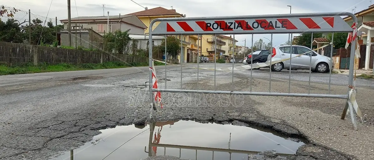 Contrada Bitonto: «Le buche sulle strade come la ‘nduja e la cipolla di Tropea, un tratto identitario»
