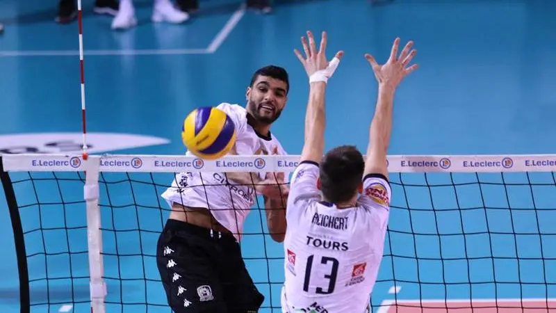 D\\u00E9faite 3/1 : 25/13 26/24 23/25 25/18 , Micka\\u00EBl PICHON