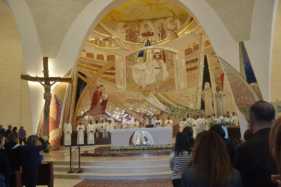 Paravati, 29 anni fa l'arrivo della statua della Vergine. Il vescovo: «Trasformiamoci in portalettere di Dio»