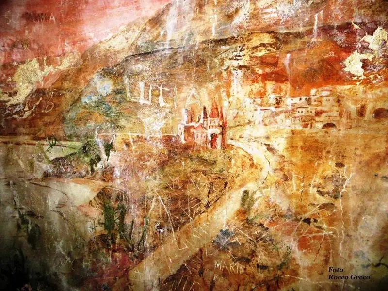 Il mistero dell’affresco nella Chiesetta di Piedigrotta: cosa raffigura?