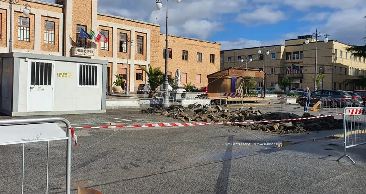Da Piazza Municipio a largo Spogliatore, disagi e cantieri aperti a Vibo alle porte del Natale