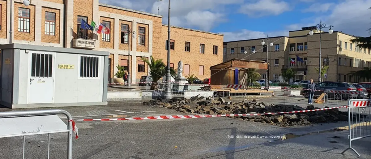 Da Piazza Municipio a largo Spogliatore, disagi e cantieri aperti a Vibo alle porte del Natale
