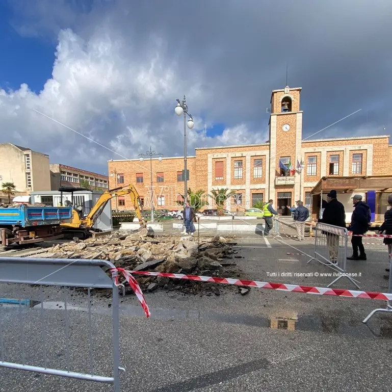 Vibo, controlli archeologici in piazza Municipio: arriva un nuovo direttore dei lavori