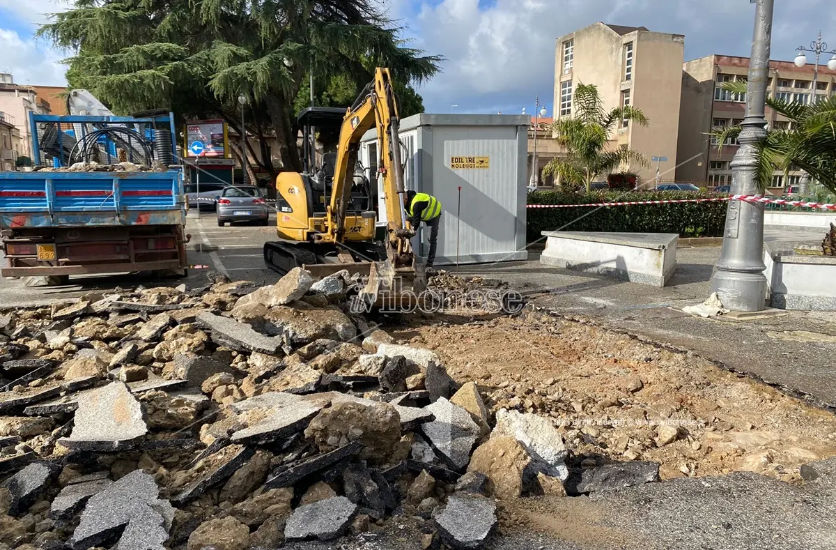 Vibo, lavori in Piazza Municipio fermi per il maltempo