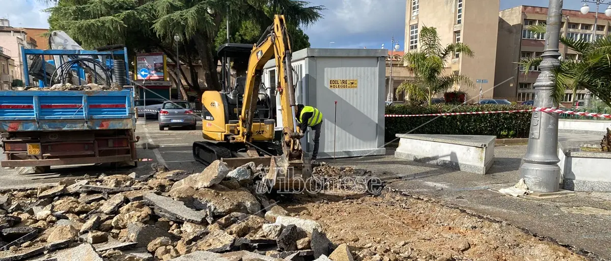 Vibo, lavori in Piazza Municipio fermi per il maltempo