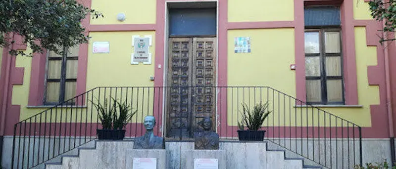 Sant’Onofrio, l’opposizione contro il sindaco Pezzo: «Un fallimento. Nemmeno la donazione di un defibrillatore ha accettato»