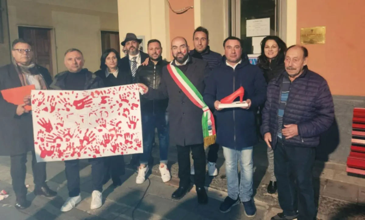 Violenza di genere, a Francica una fiaccolata per le vie del paese - Foto