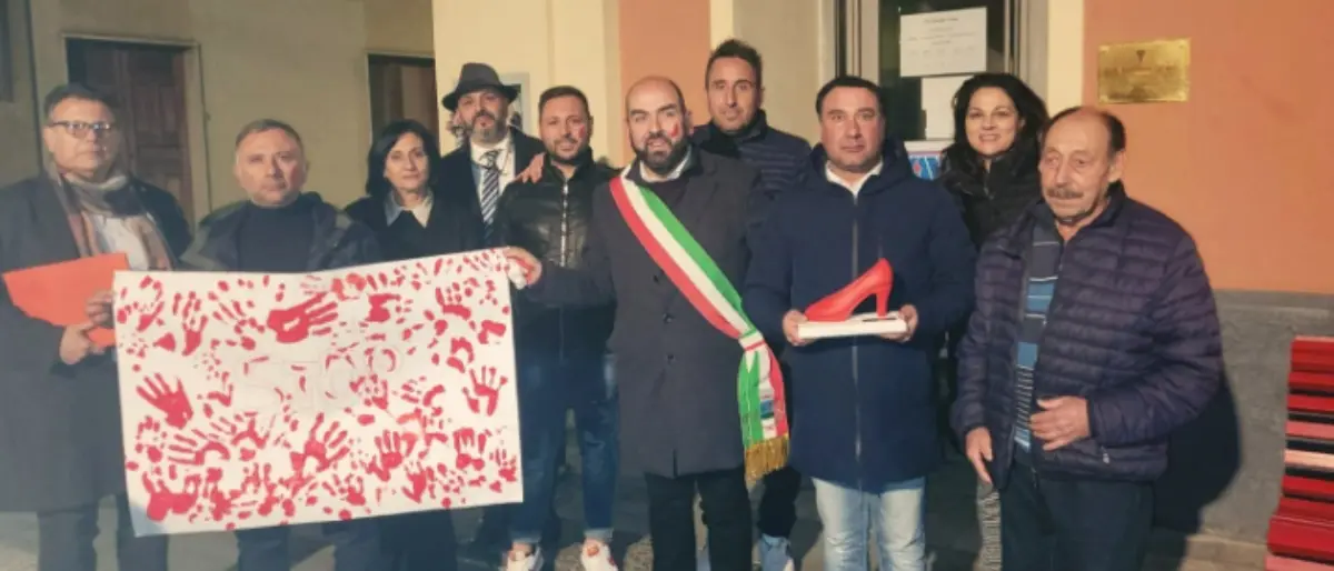 Violenza di genere, a Francica una fiaccolata per le vie del paese - Foto
