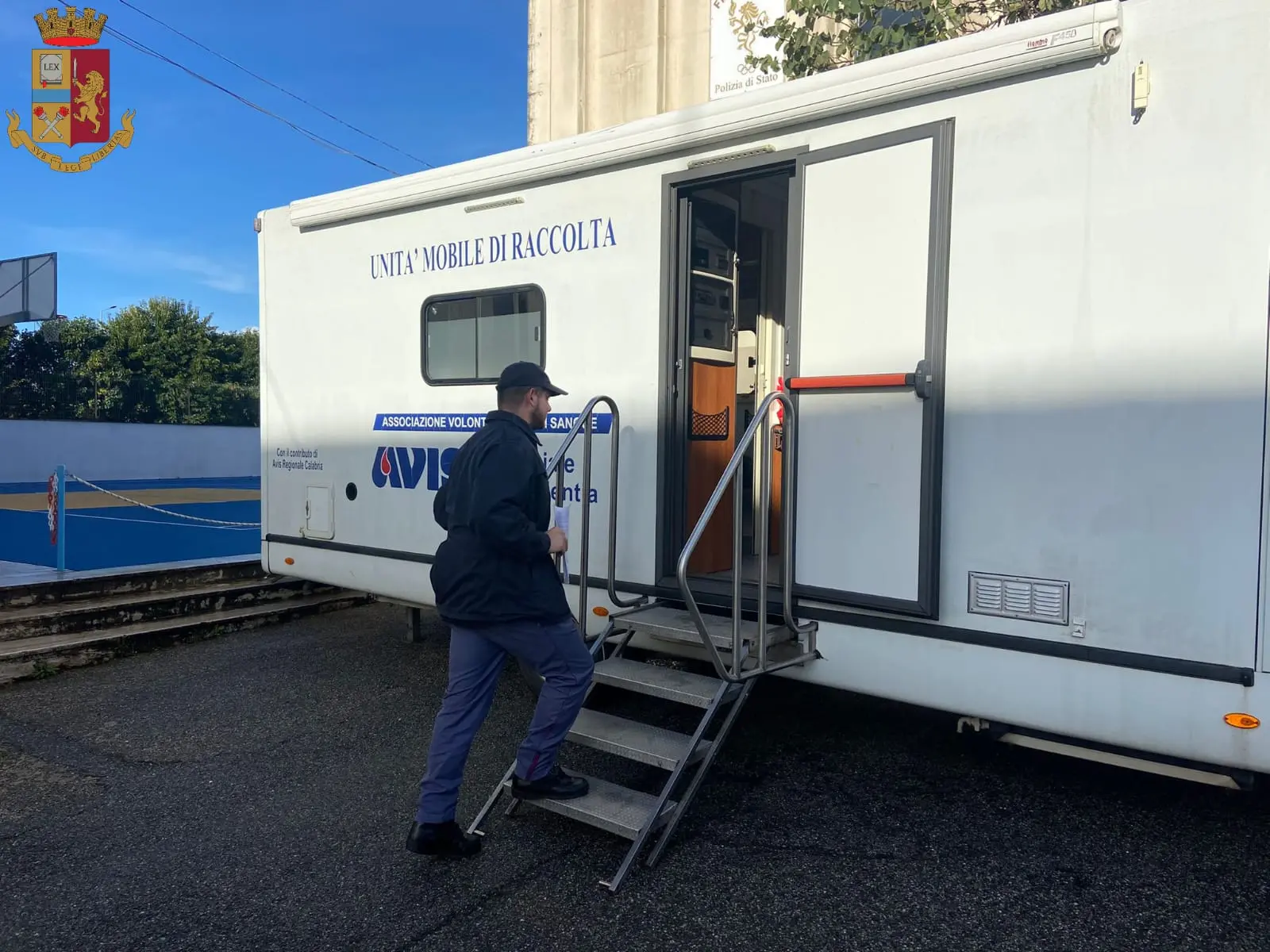 Vibo, alla scuola di Polizia fa tappa la \"Maratona del Donatore\"