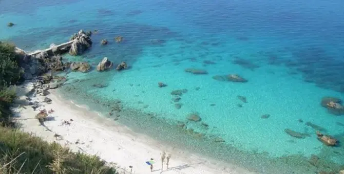 Parghelia, vietato l'accesso alle spiagge durante la notte: l'ordinanza del sindaco