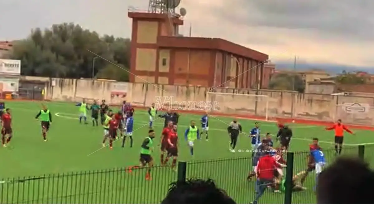 Rissa durante la partita a Rosarno, il Real Pizzo: «Non siamo dei provocatori»