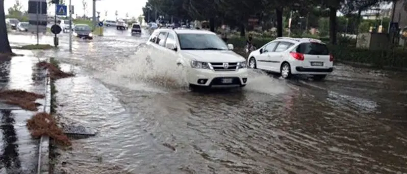 Maltempo, in Calabria temporali e vento forte: scatta l’allerta gialla
