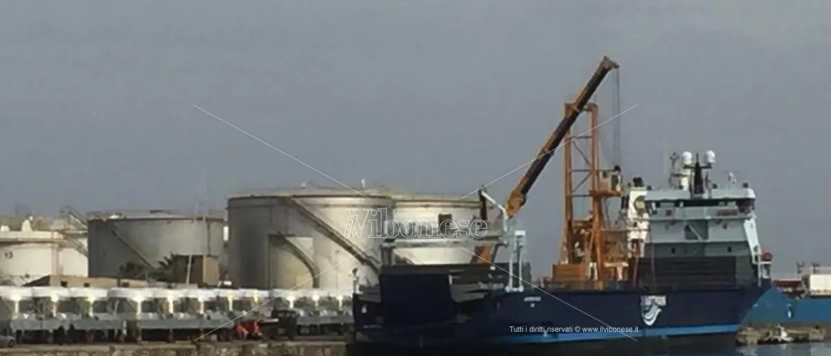 Vibo Marina, maxi commessa commerciale in partenza dal porto con la nave “Western Rock”