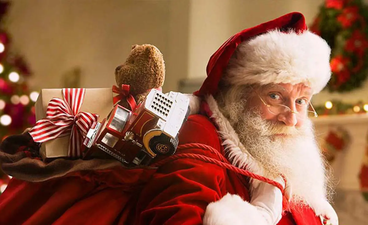 Vibo, le letterine a Babbo Natale si potranno imbucare in Comune. E c'è anche il regalo sospeso