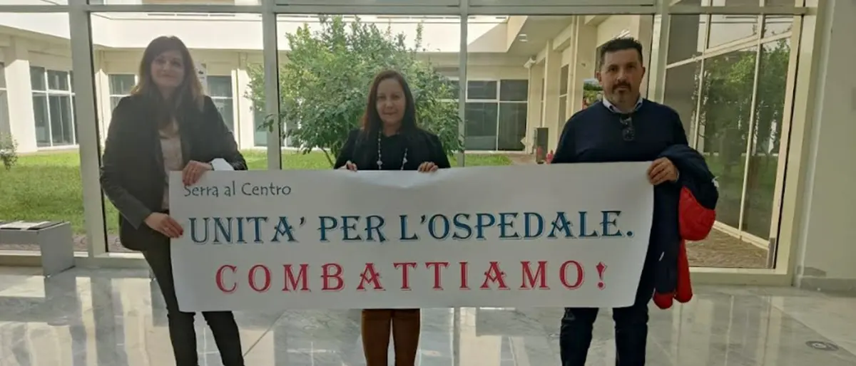 «Occhiuto chiude il reparto di lungodegenza a Serra, per lui ci sono figli e figliastri»: la protesta contro il ridimensionamento dell'ospedale