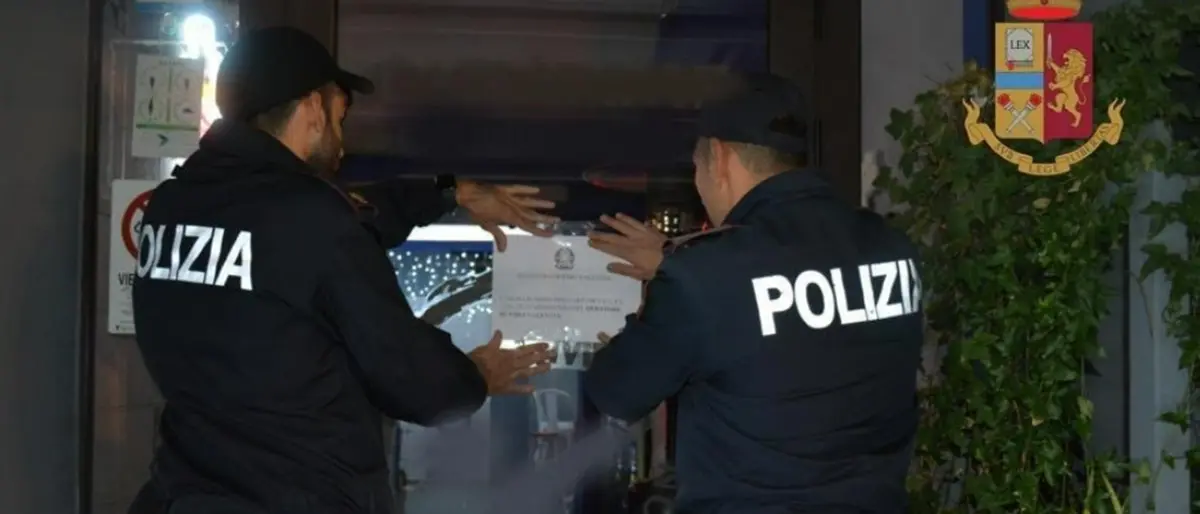 Chiuso dalla polizia di Vibo locale su corso Umberto