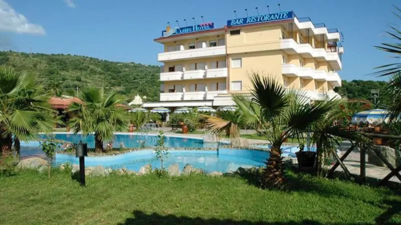 Joppolo: Cliffs Hotel, il Tar annulla la revoca del Comune per il subentro nell’immobile