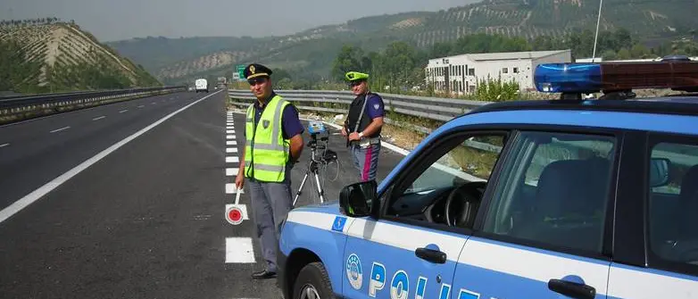 Cronotachigrafo alterato, nuovo sequestro della Polstrada nel Vibonese