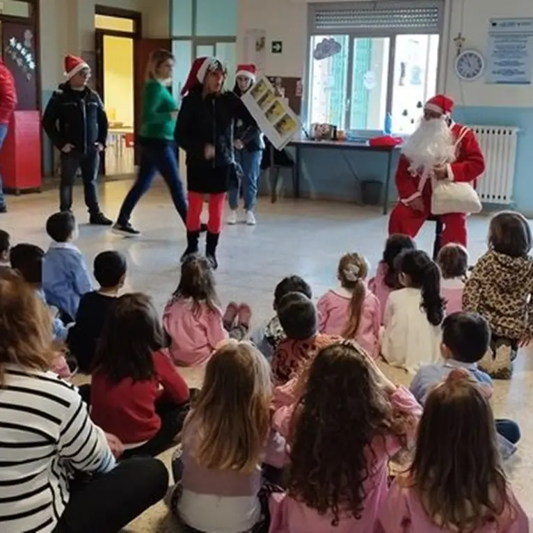 Rombiolo, Babbo Natale in \"visita\" alla scuola dell’Infanzia e della primaria
