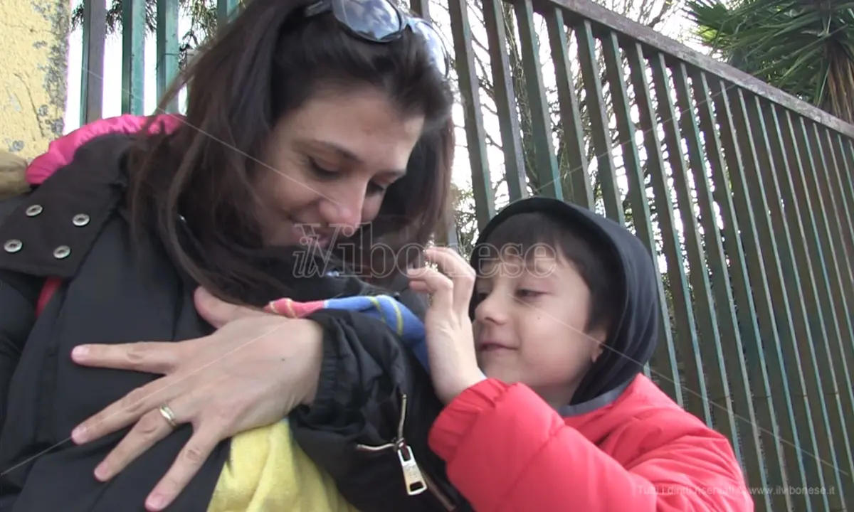 La storia di Spots, dal canile alla nuova famiglia di Vibo Valentia - Video