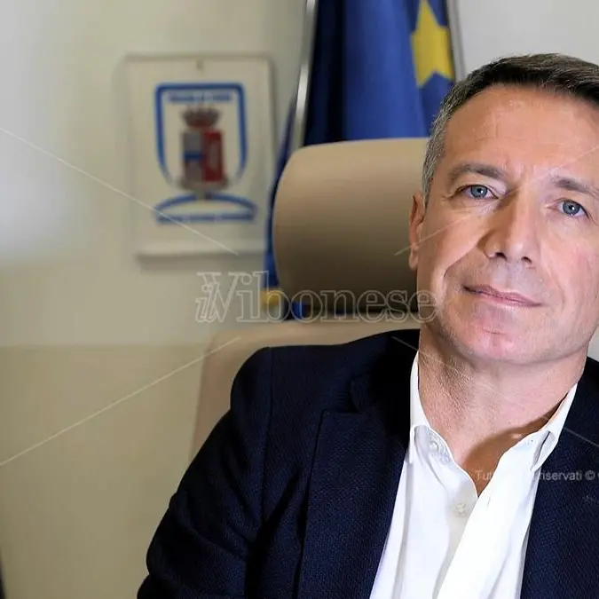 “La legalità vista con gli occhi dei ragazzi”, gli studenti di Serra con il procuratore Falvo
