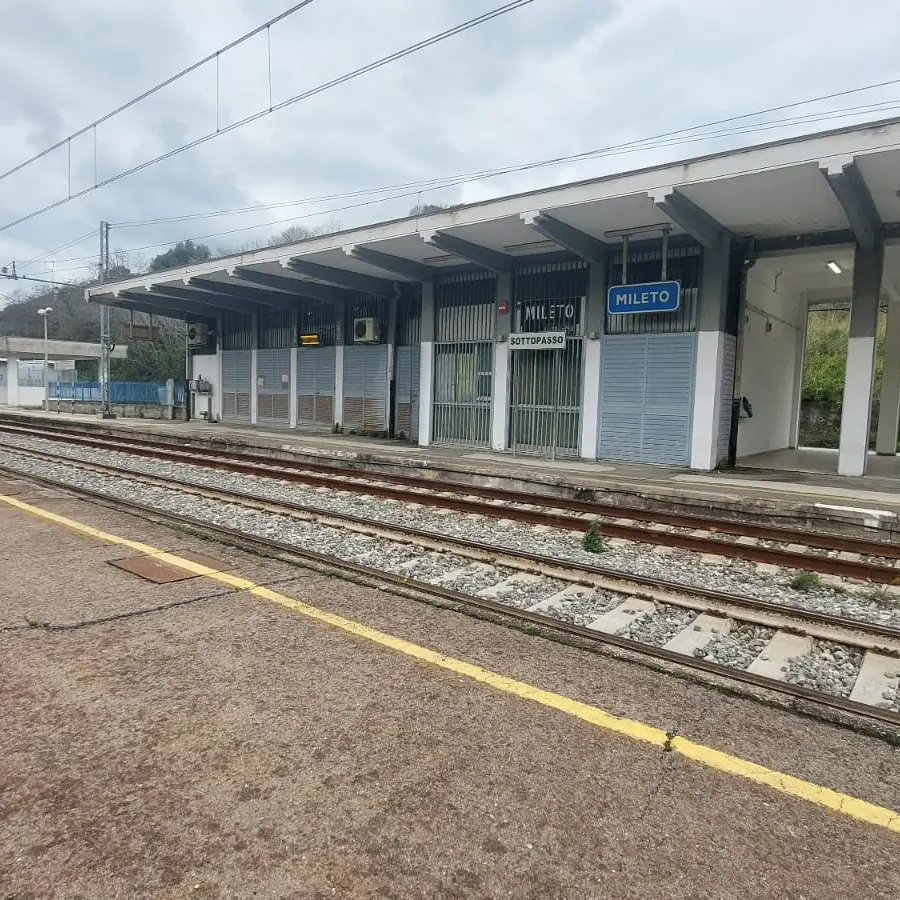 Mileto, la stazione ferroviaria alle prese con vecchi e nuovi orari