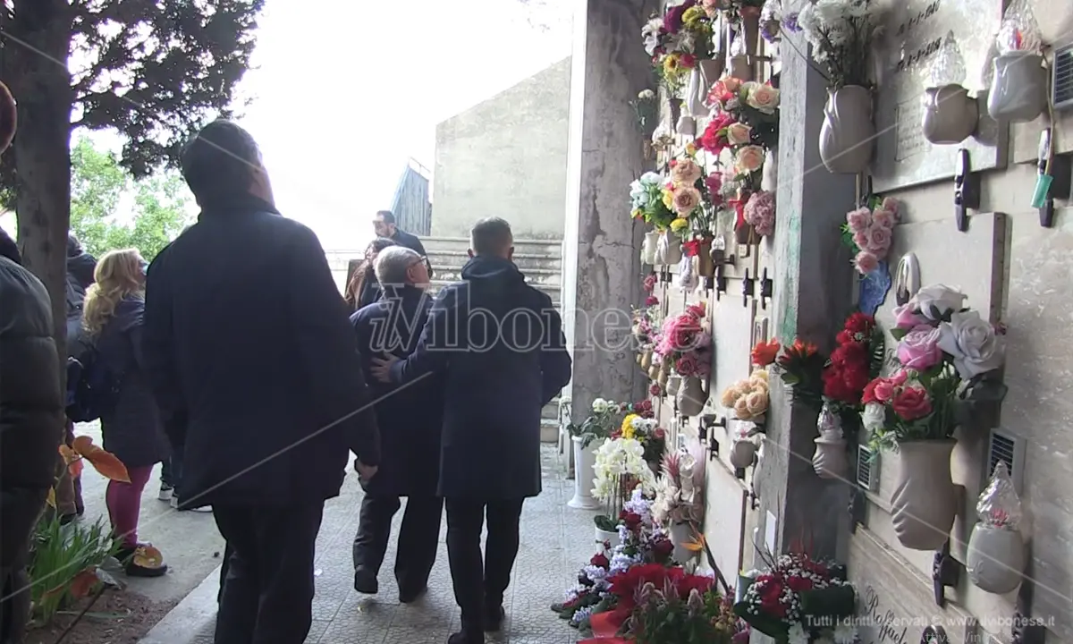 Libera commemora i migranti sepolti nel cimitero di Bivona - Video