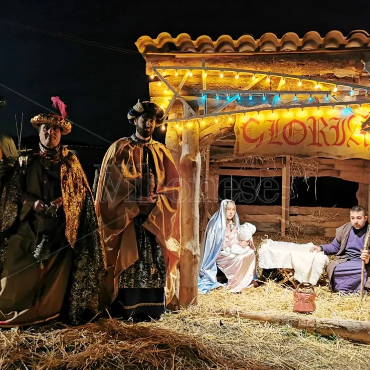 Il presepe vivente nel suggestivo borgo di Comerconi: successo per la 24° edizione - Video