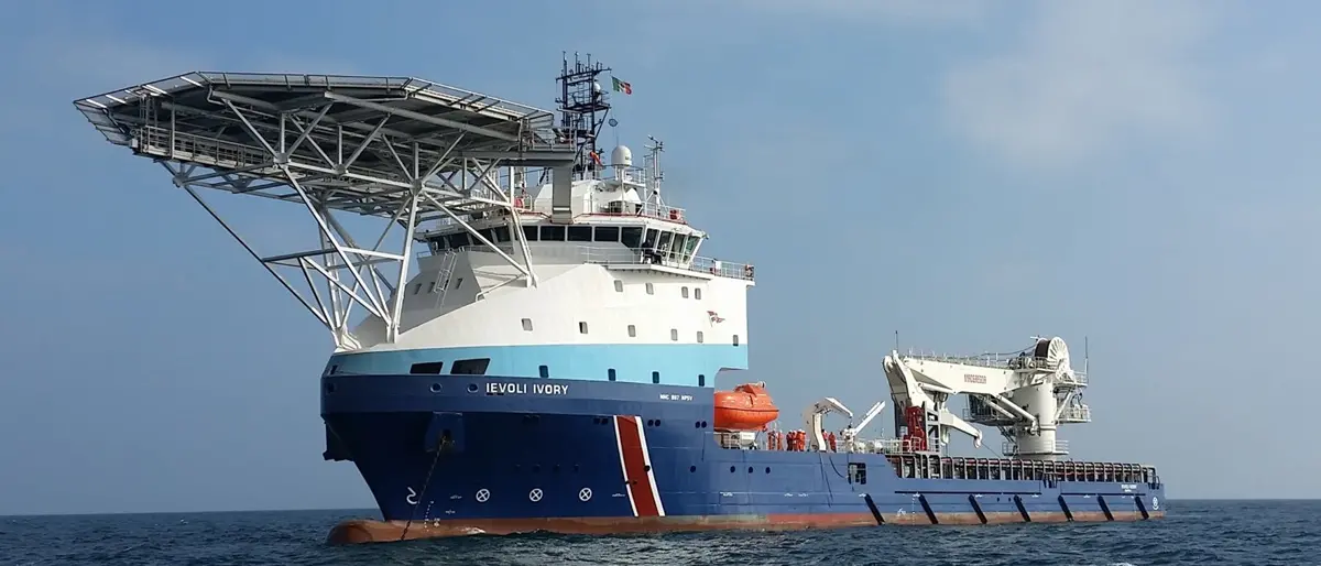 La “Ievoli Ivory” nel porto di Vibo Marina, la Pro loco: «Il nostro scalo un approdo sicuro»