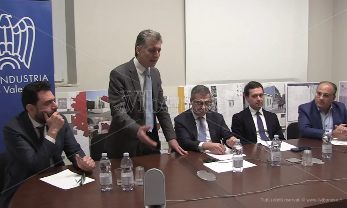 Zes, il commissario Giosy Romano a Vibo: «La rivoluzione è partita» - Video