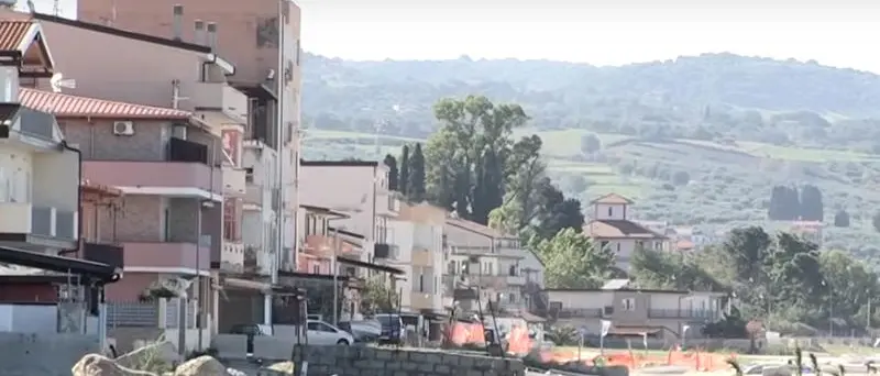 Il CdS sospende l'ordinanza di demolizione del Comune di Vibo per immobili al Pennello