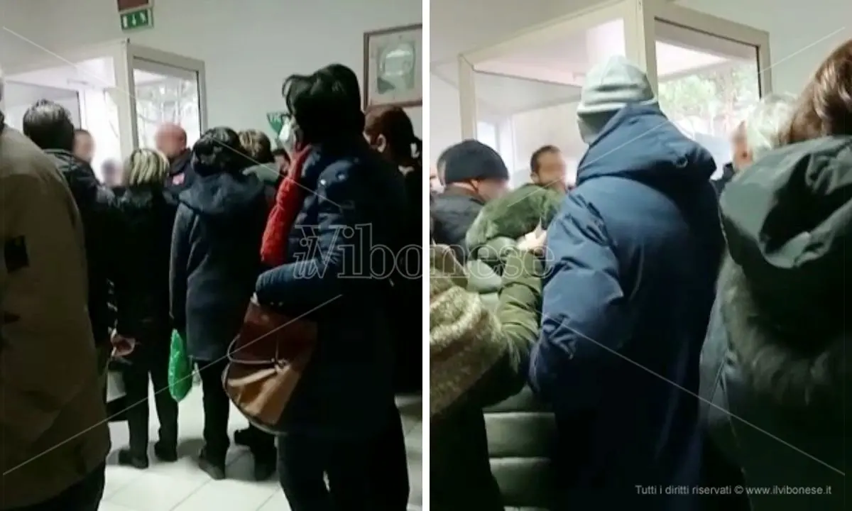Liste d’attesa, i\u00A0volontari di Città attiva tornano a presidiare lo sportello Sos di Vibo: «Non rinunciate alle cure, una soluzione la troviamo»\n