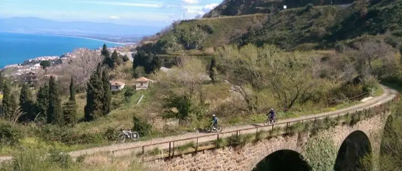 Consegnati i lavori per la realizzazione della Ciclovia sull'ex tracciato della Littorina - Video