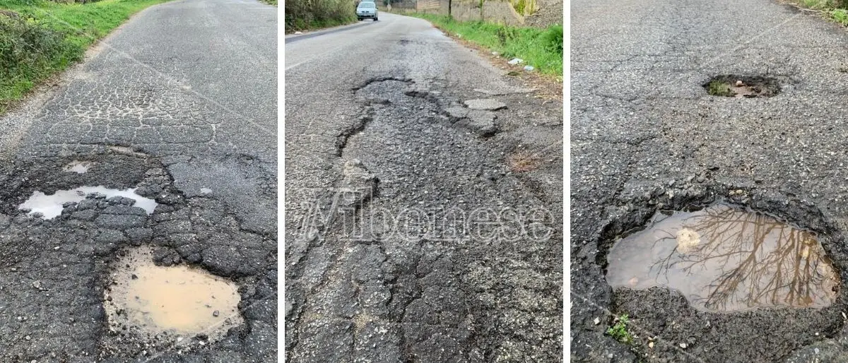 Strade colabrodo, sulla Sp 28 tra Comerconi e Preitoni buche come voragini: «Una vergogna»