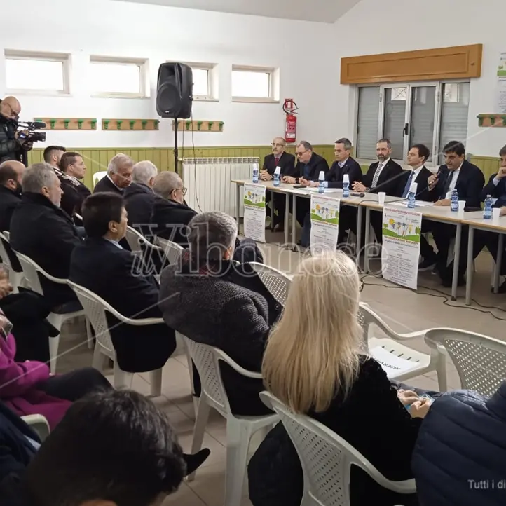 Inaugurata a San Nicola da Crissa la prima comunità energetica solidale della Calabria – Video