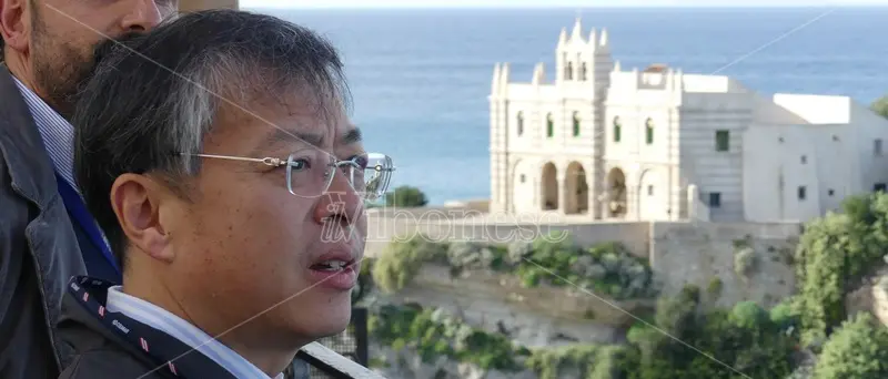 Tropea, arriva il ministro cinese: «Qui per rafforzare i rapporti commerciali»