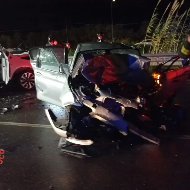 Incidente stradale a Catanzaro, due feriti gravi nello scontro tra auto