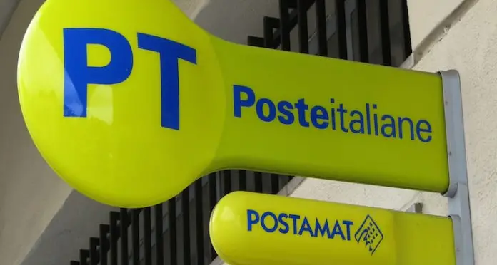 Stop ai pacchi per gli Usa: sospese le spedizioni da Poste Italiane dopo i dazi di Trump\n