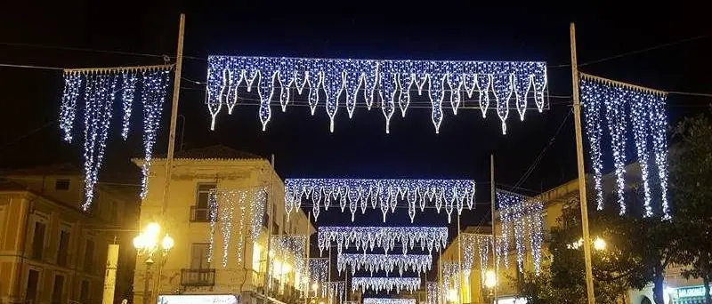 Pizzo si prepara alle festività natalizie: arrivano le luminarie