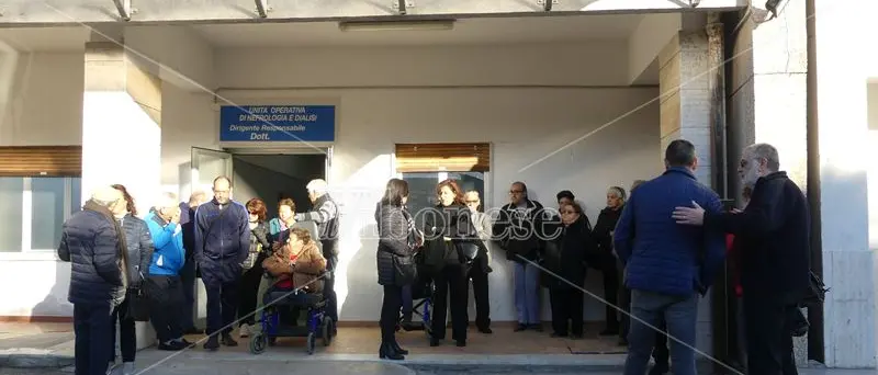 Tropea, i dializzati insorgono: «Manca il personale, siamo nelle mani di Dio» - Video