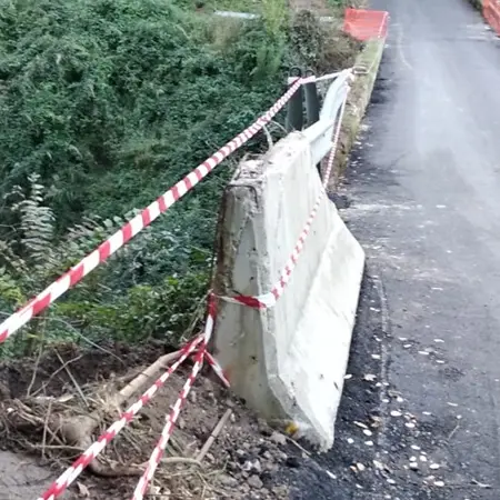 Strada chiusa a Drapia, i cittadini preoccupati: «Lavori procedono con lentezza»