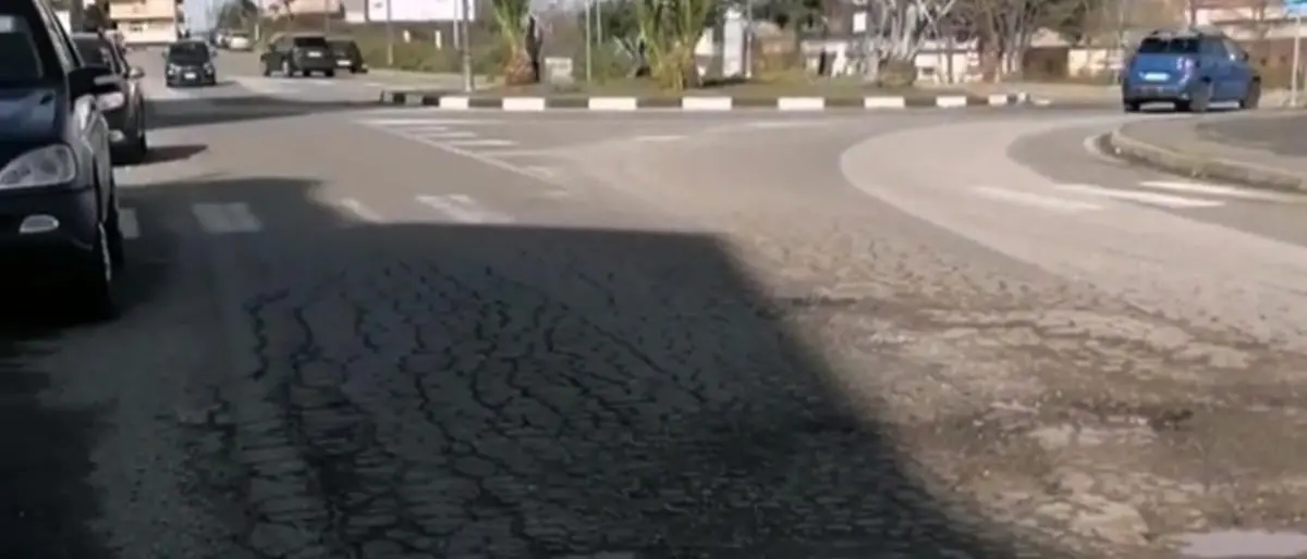 Vibo, il capogruppo del Pd denuncia lo stato della rete viaria di via Sandro Pertini