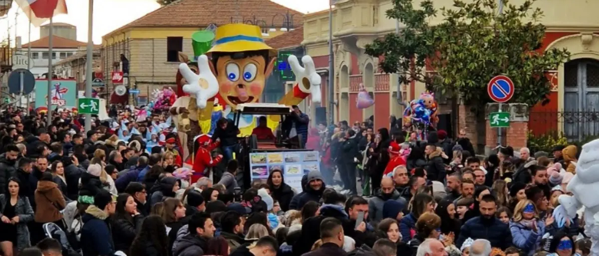 Bagno di folla e grande successo per il carnevale di Mileto dopo due anni di stop - Foto