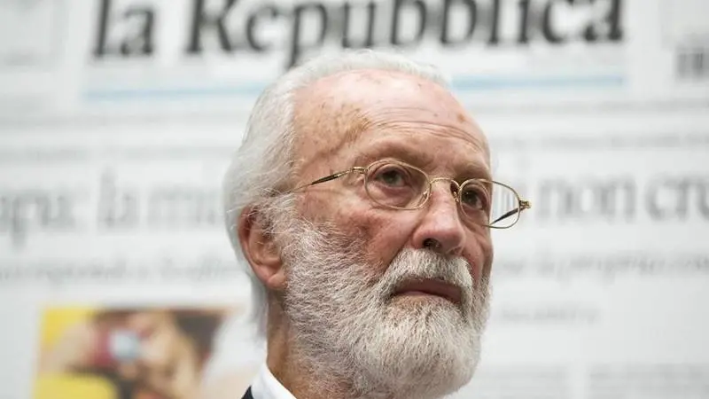 Eugenio Scalfari durante l\\'iniziativa \\'Il Cortile dei Giornalisti\\', il 25 settembre 2013 al Tempio di Adriano a Roma. ANSA/ GUIDO MONTANI , ANSA