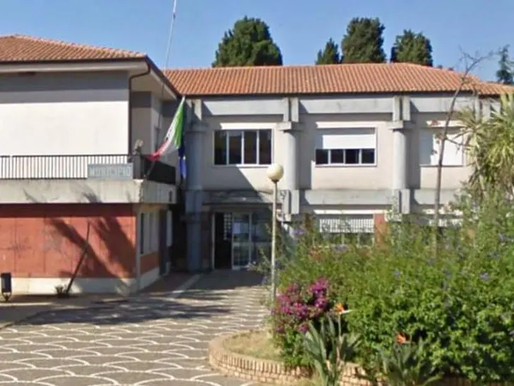 Blitz della guardia di finanza al Comune di Ricadi, perquisizioni in corso anche a casa di alcuni consiglieri