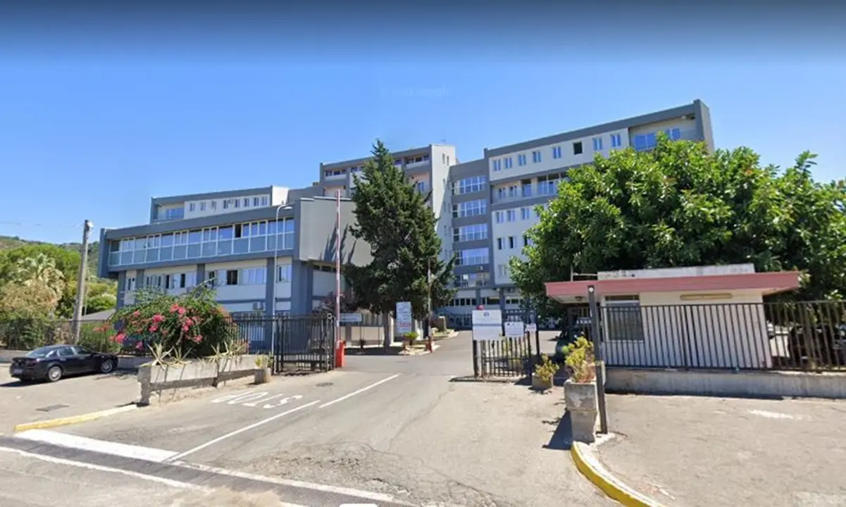 Muore a Catanzaro dopo le dimissioni dall’ospedale di Tropea, indagano i carabinieri
