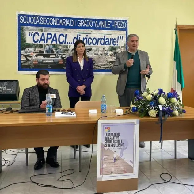 Pizzo, laboratori interattivi contro il bullissimo proposti da \"Visioni in Lab\"